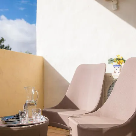 A27 - Secluded 2 Minutes From The Center *