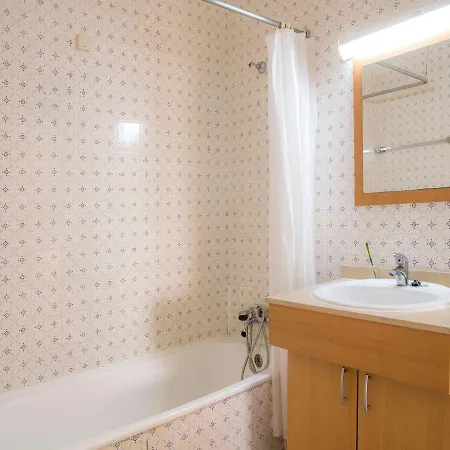 Apartment A27 - Secluded 2 Minutes From The Center *